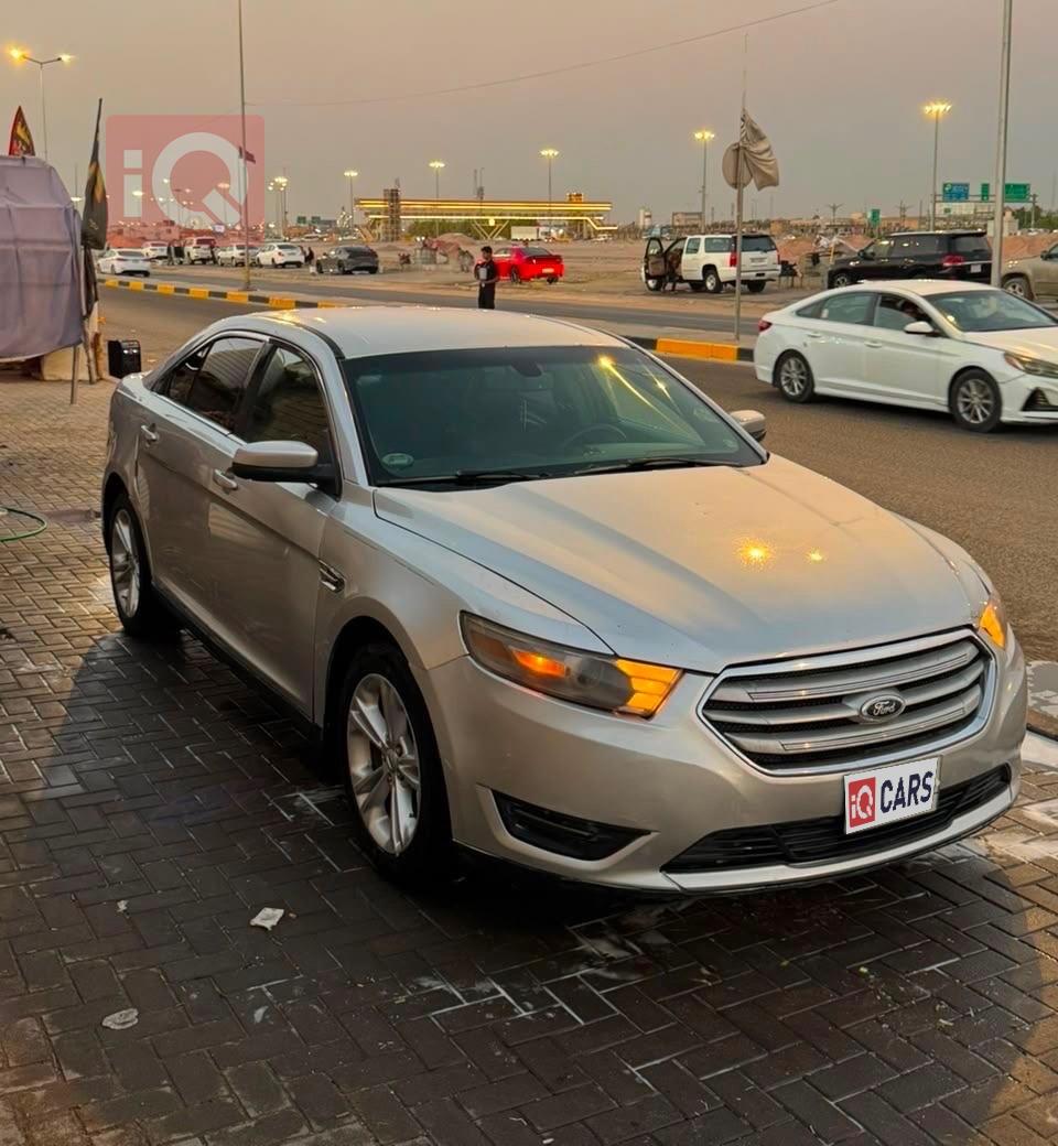 Ford Taurus
